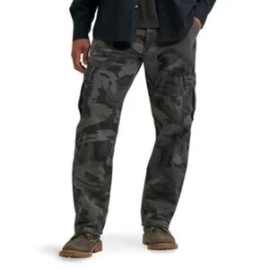 Wrangler Men's Dark Camouflage Cargo Pants 38x32